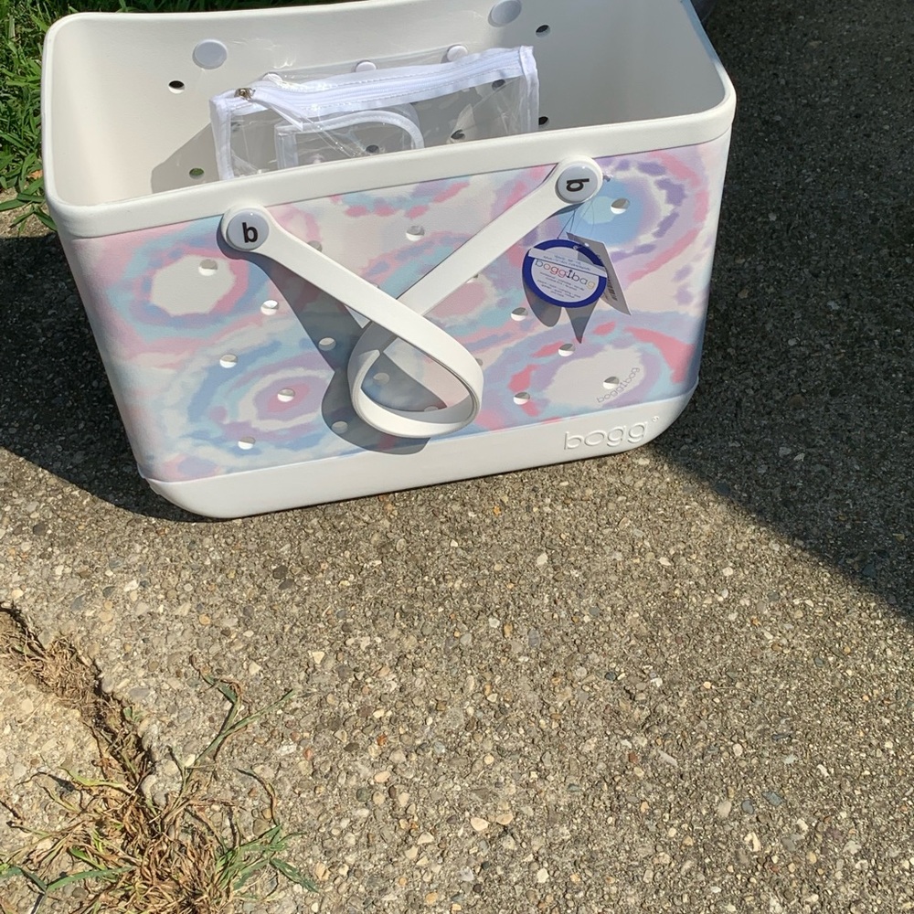 COPY - 19x15x9.5 LG RIDE OR TYE DYE  bogg bag